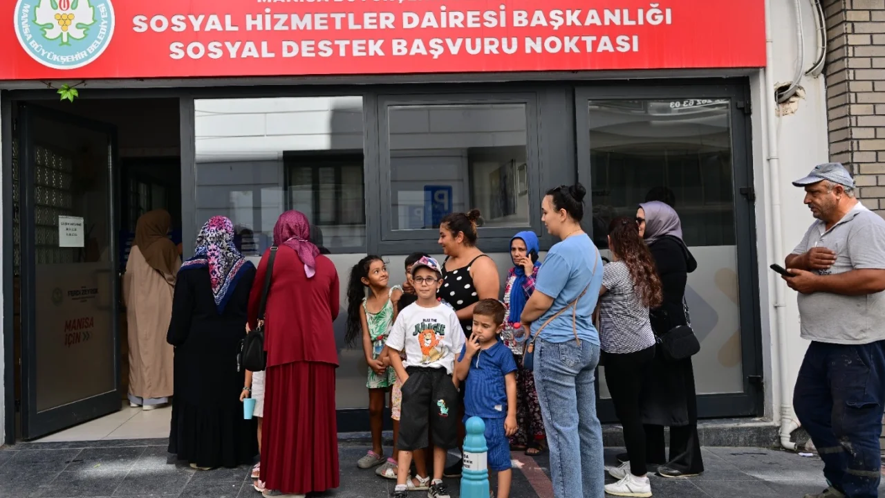 Manisa Şehir Kartı ile 10 bin öğrenciye 30 milyon TL’lik eğitim desteği