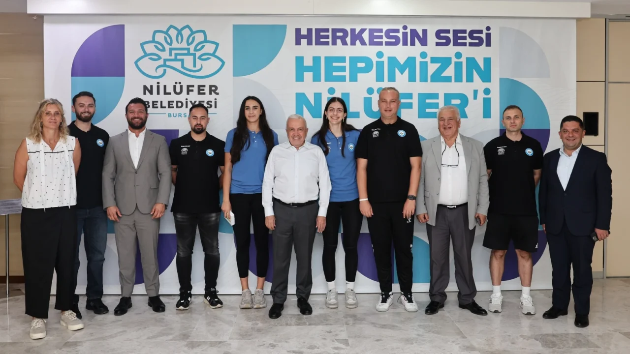 Nilüfer Belediyesporlu milli sporculara Başkan Özdemir’den tebrik