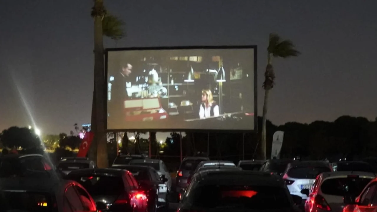 Yeniden Sinematek Arabada Film Keyfi ile nostalji rüzgarı