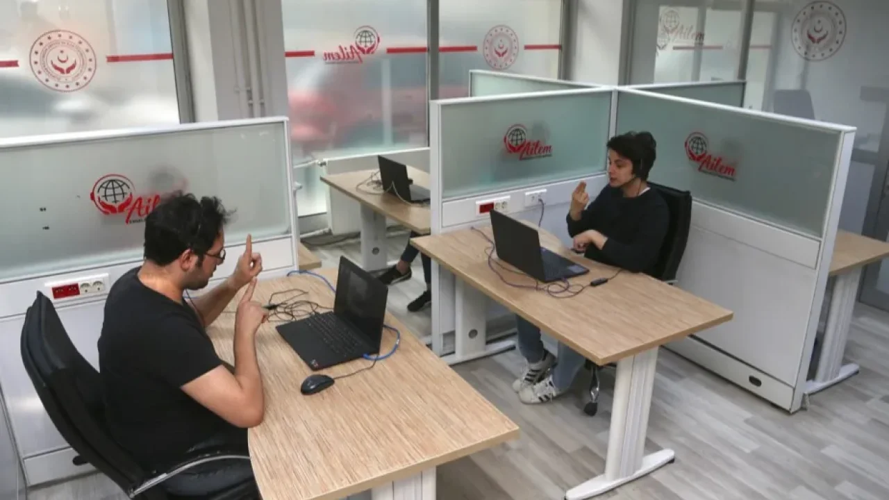 AİLEM Engelsiz ile 335 bin 288 çağrıya çeviri desteği
