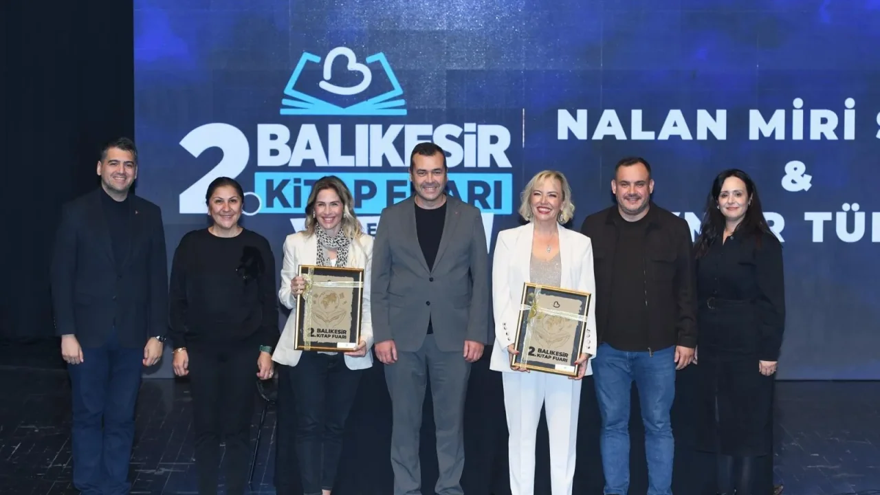 Balıkesir Kitap Fuarı'na yoğun ilgi sürüyor