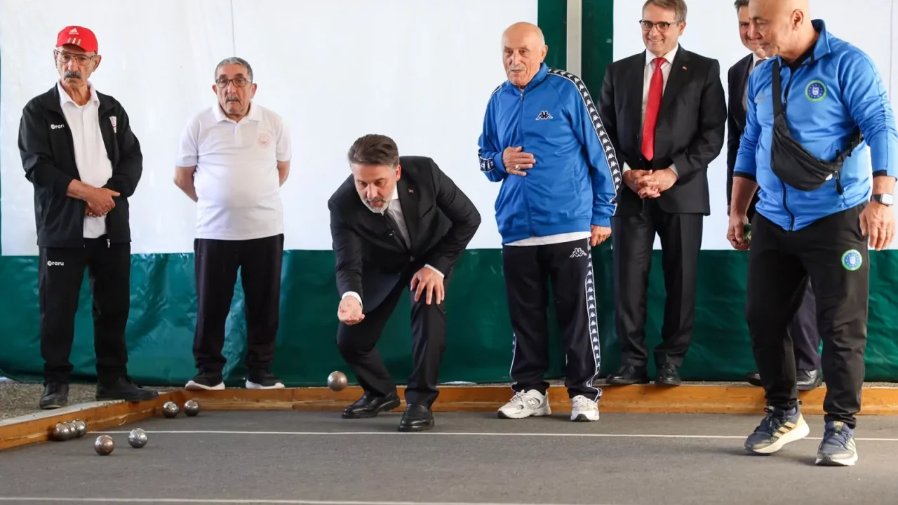 Bursa'da Başkan Vekili Biba huzurevi sakinleriyle buluştu