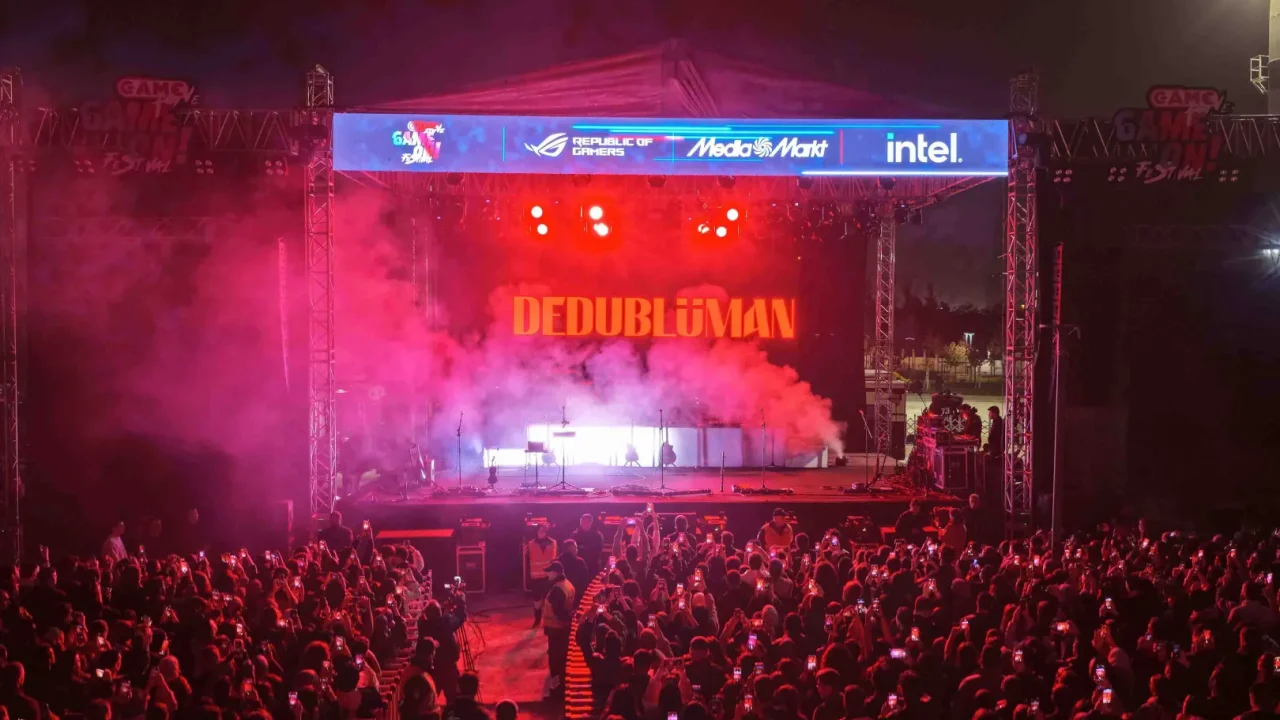 Dedublüman rüzgarı Ankara'da esti