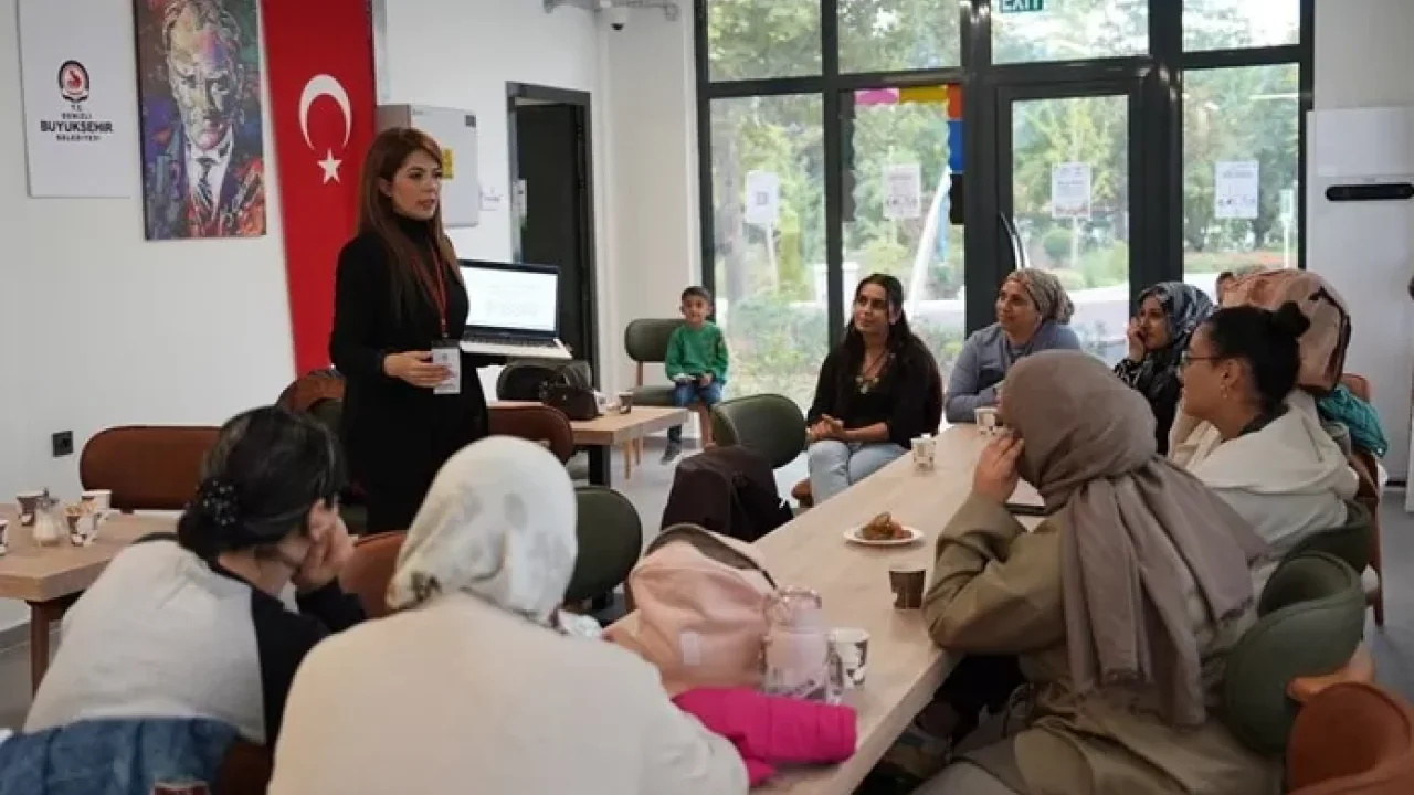 Denizli'de kadınlara sağlık ve şiddetle mücadele eğitimi