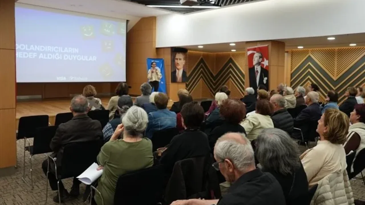 Denizli'de yaş almış bireylere dijital güvenlik eğitimi