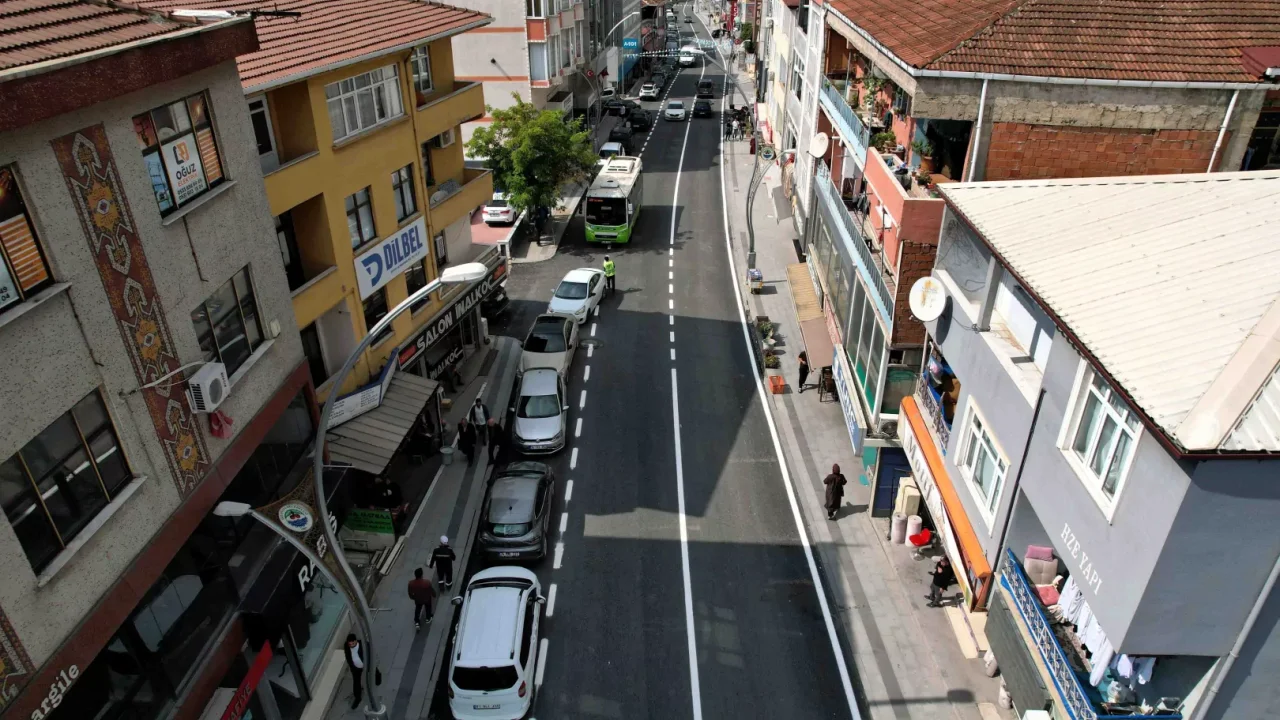 Dilovası’nda yollar yenileniyor, ulaşım rahatlıyor