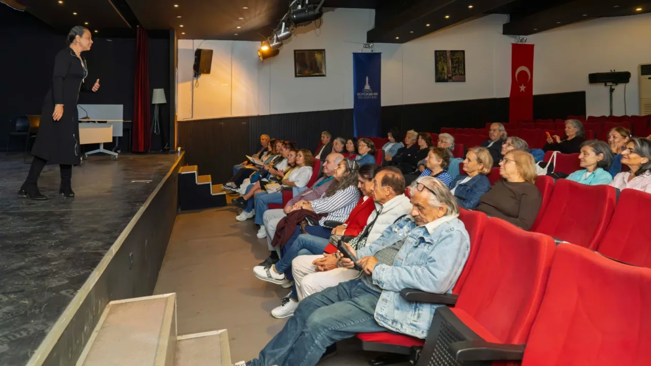 İzmir’de 3. Yaş Üniversitesi’nde son dönem heyecanı