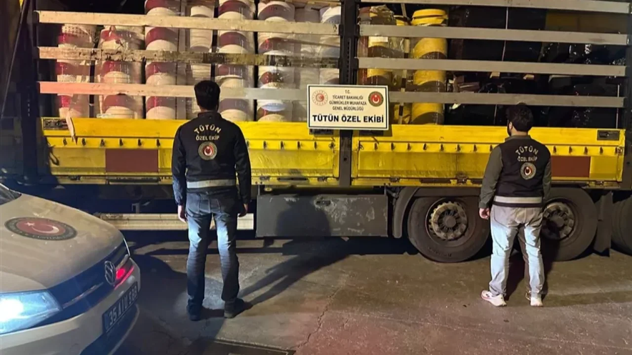 İzmir’de kaçak sigara fabrikasına baskın! Ele geçirilenlerin değeri 125 milyon TL’yi aştı