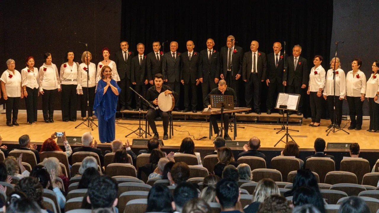 İzmir İleri Yaş Sempozyumu afetlerde yaşlıların güvenliği konuşuldu