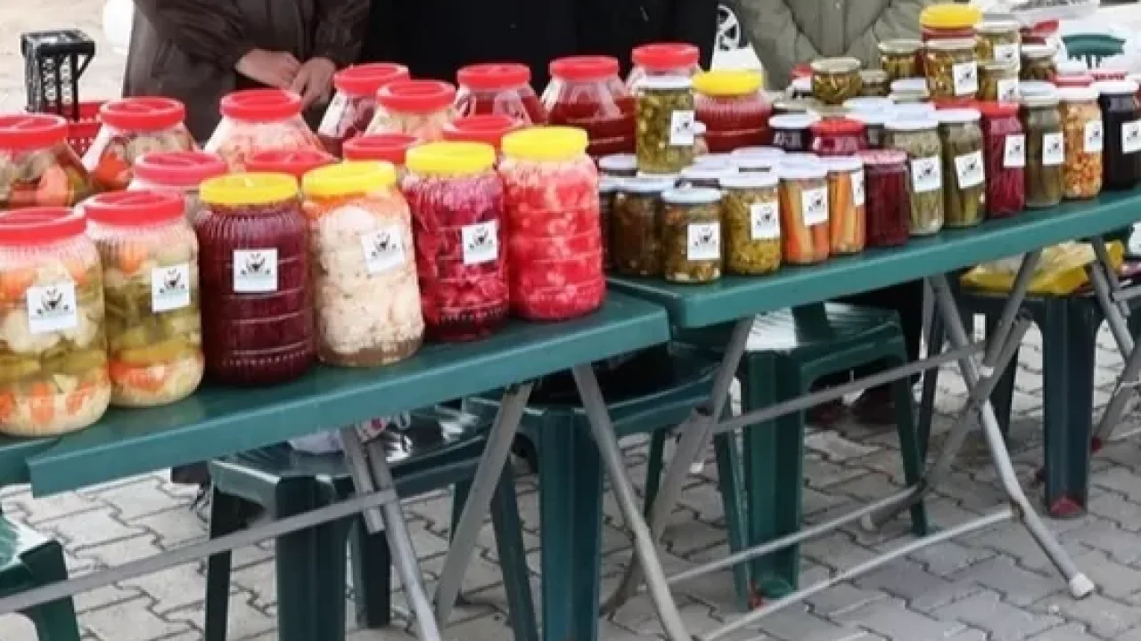 Kayseri Kocasinan'da Gevhernesibe Kadın Kooperatifi son hasadını yaptı