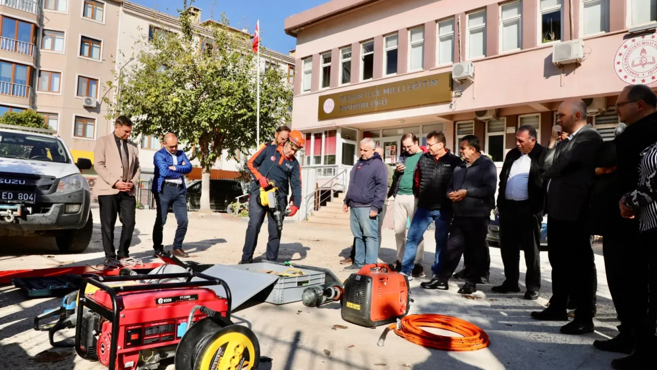 Keşan Milli Eğitim’de afet ve tahliye tatbikatı