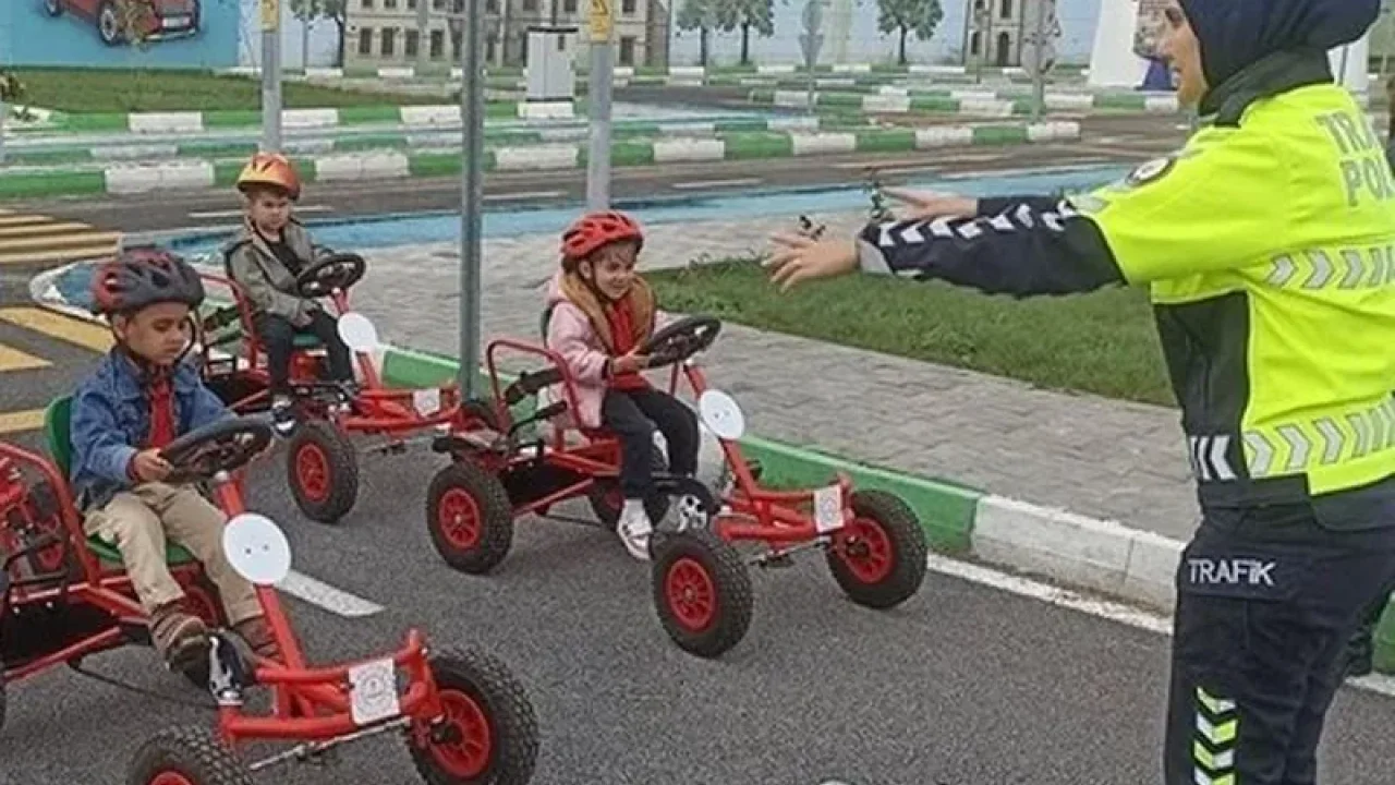 Kilis Trafik Eğitim Parkı'nda öğrencilere trafik eğitimi