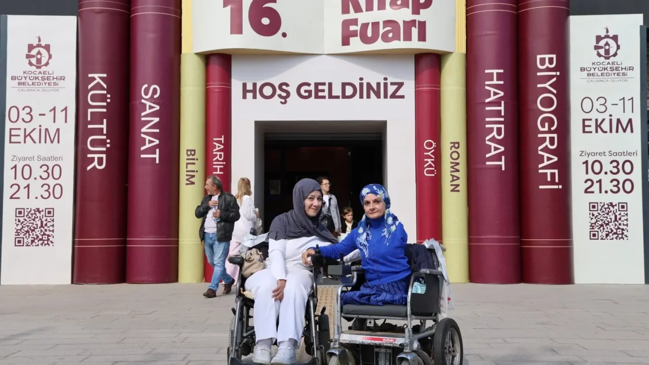 Kocaeli'de “Engelsiz Taksi” ile Kitap Fuarı’na kolay ulaşım