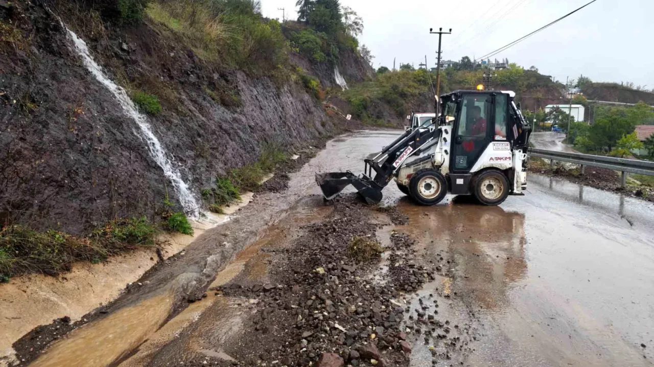 Kocaeli'de rekor yağışa canla başla mücadele
