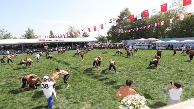 26.Geleneksel Hünkar Çayırı Güreşleri Başladı