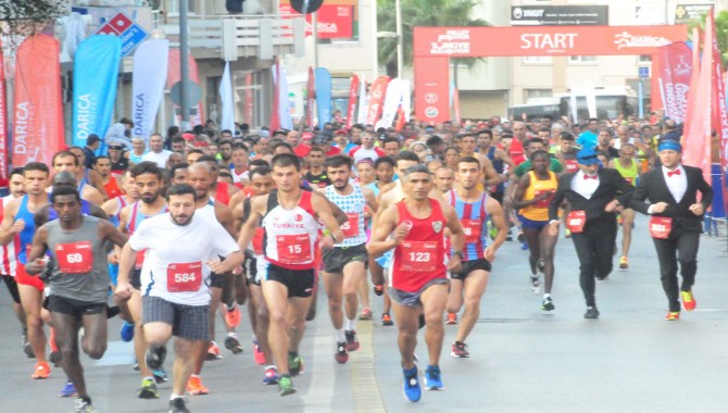 5.ULUSLARARASI MARATON DARICA'YA RENK KATTI