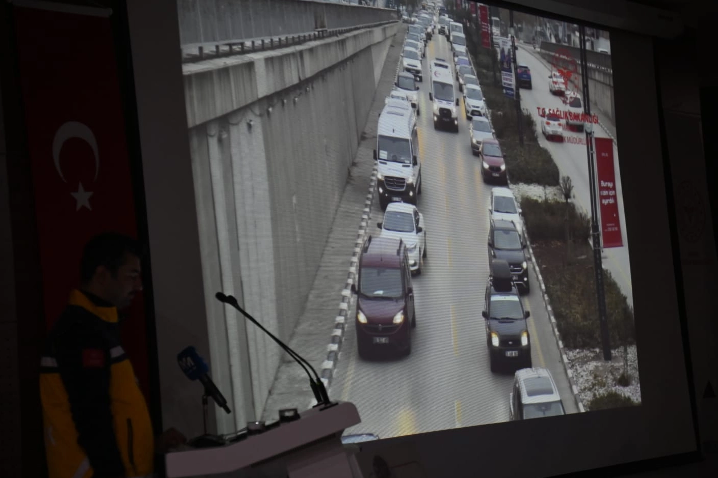 Manisa'da 'fermuar sistemi' topluma tanıtılıyor -