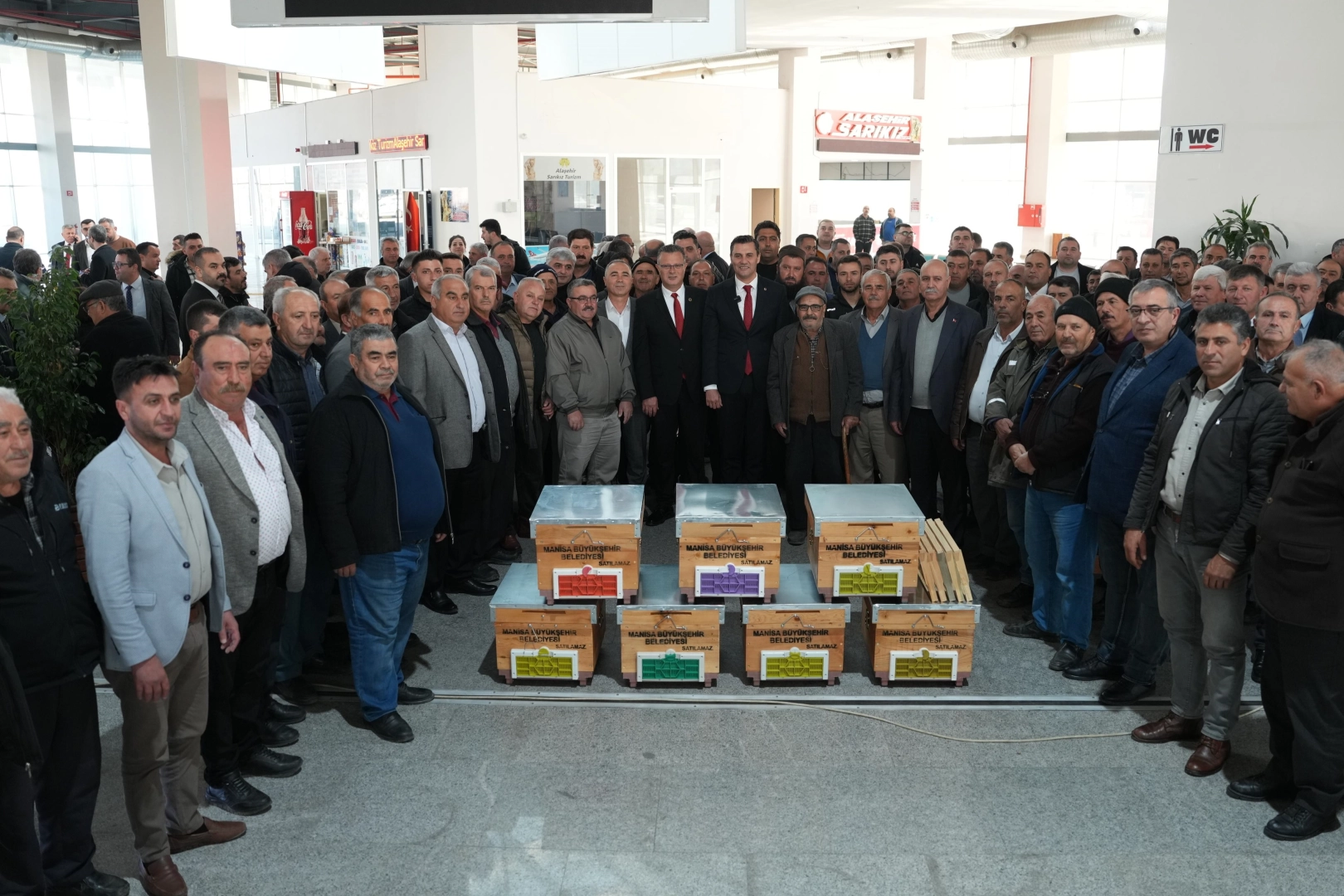 Başkan Zeyrek: “Manisa genelinde 2 bin kovanı üreticilerimize ulaştıracağız” 