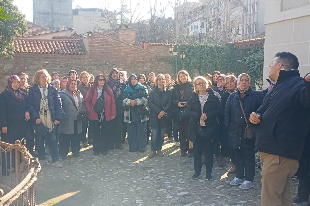 56 kişilik kadın Kafilesi Salihli’yi adım adım gezdi 