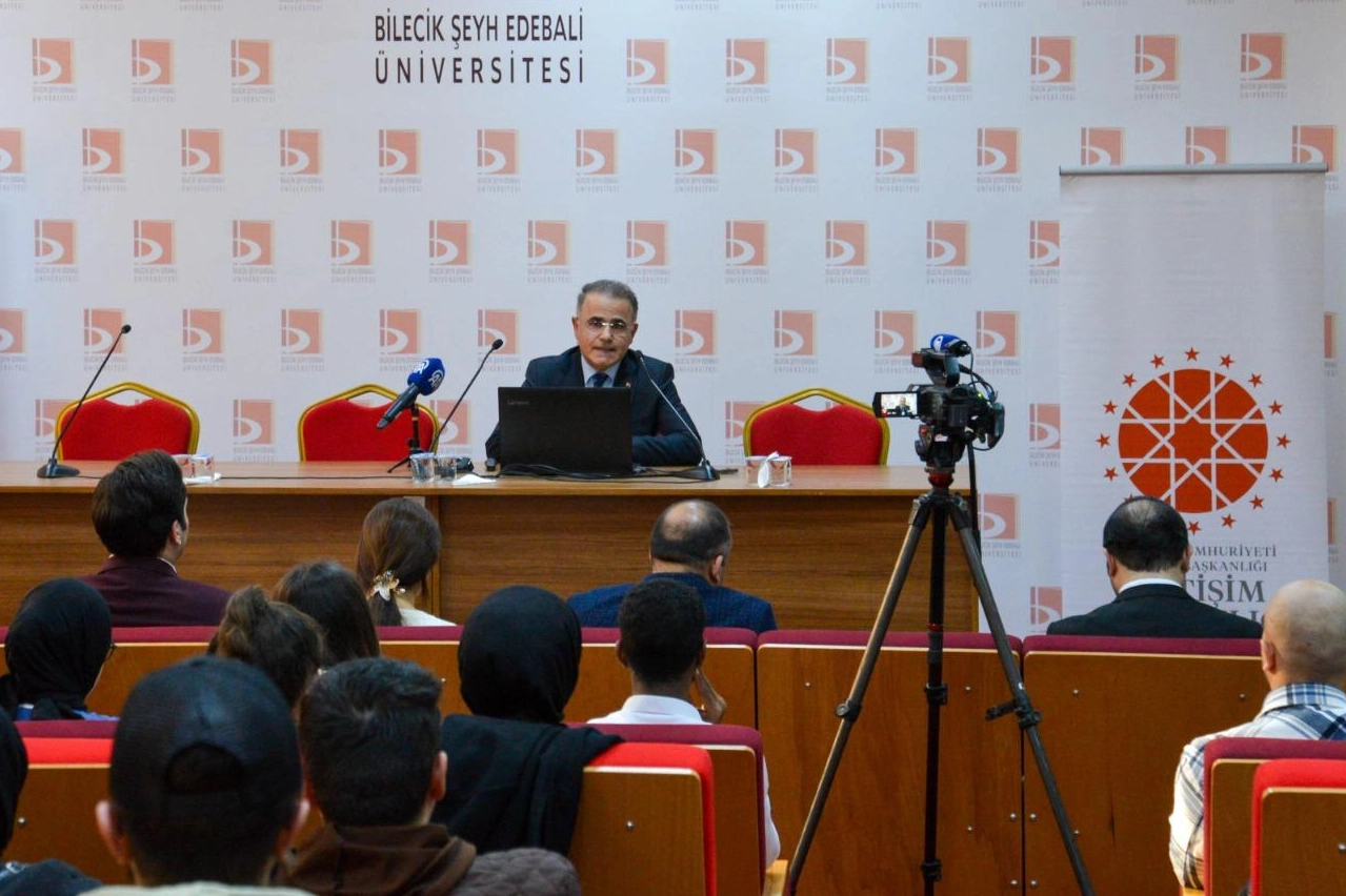 'Türkiye Yüzyılı'nın 'İletişim' alanındaki yansımaları Bilecik'te anlatıldı 