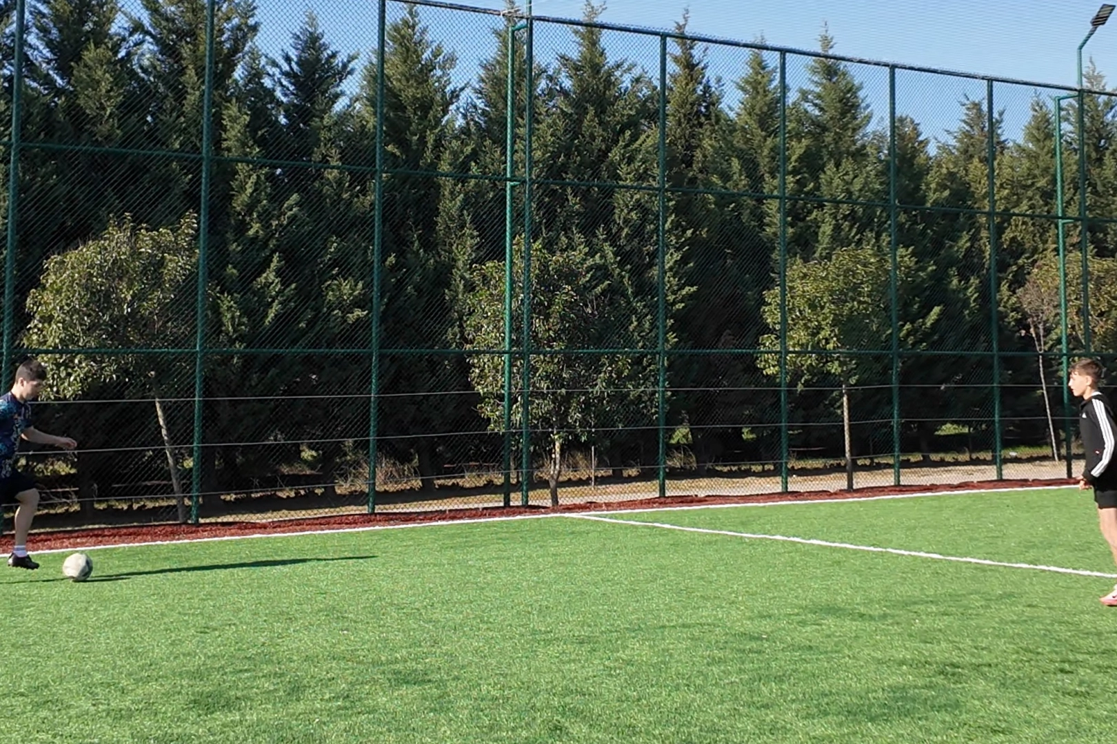 Kocaeli Çayırovalı çocuklar ara tatilde spor sahalarının keyfini çıkarıyor 