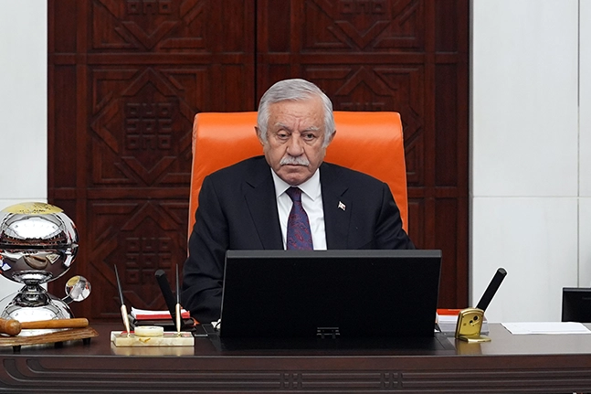 Mecliste emekli aylığı mesaisine devam 