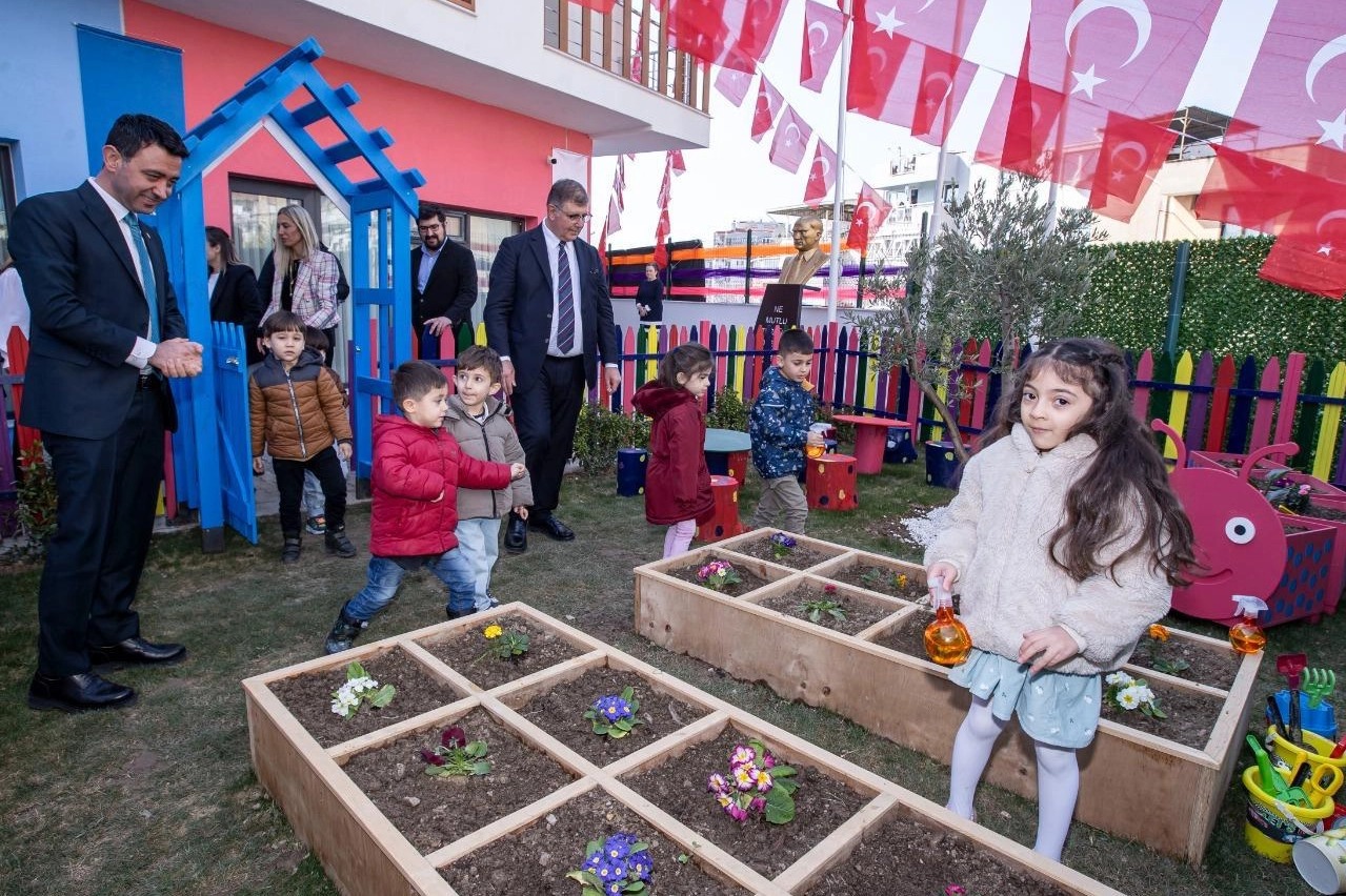 İzmir Büyükşehir miniklere 'yuva' oldu 