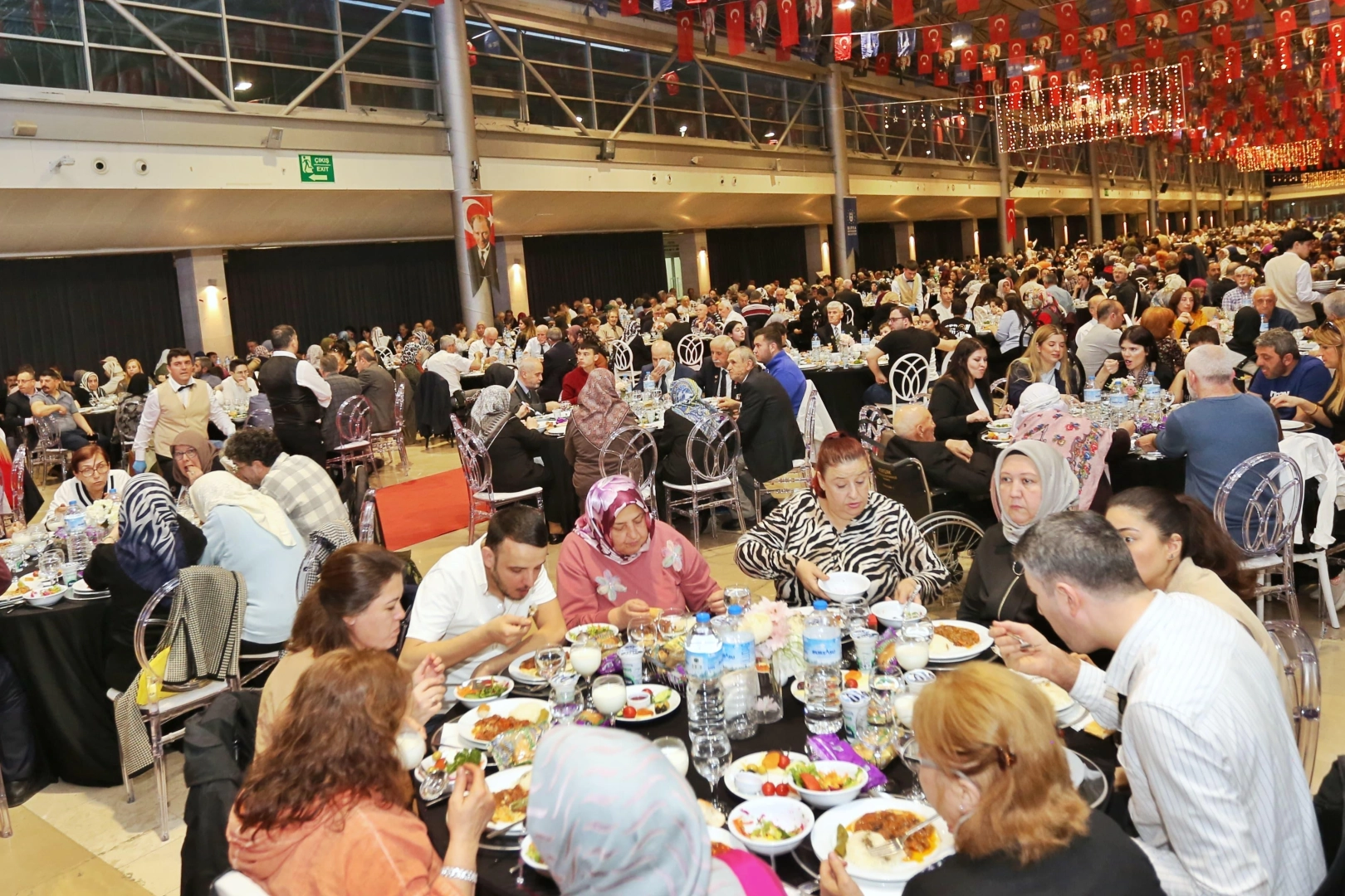 Bursa'da Başkan Bozbey şehit aileleri ve gazileri ağırladı 