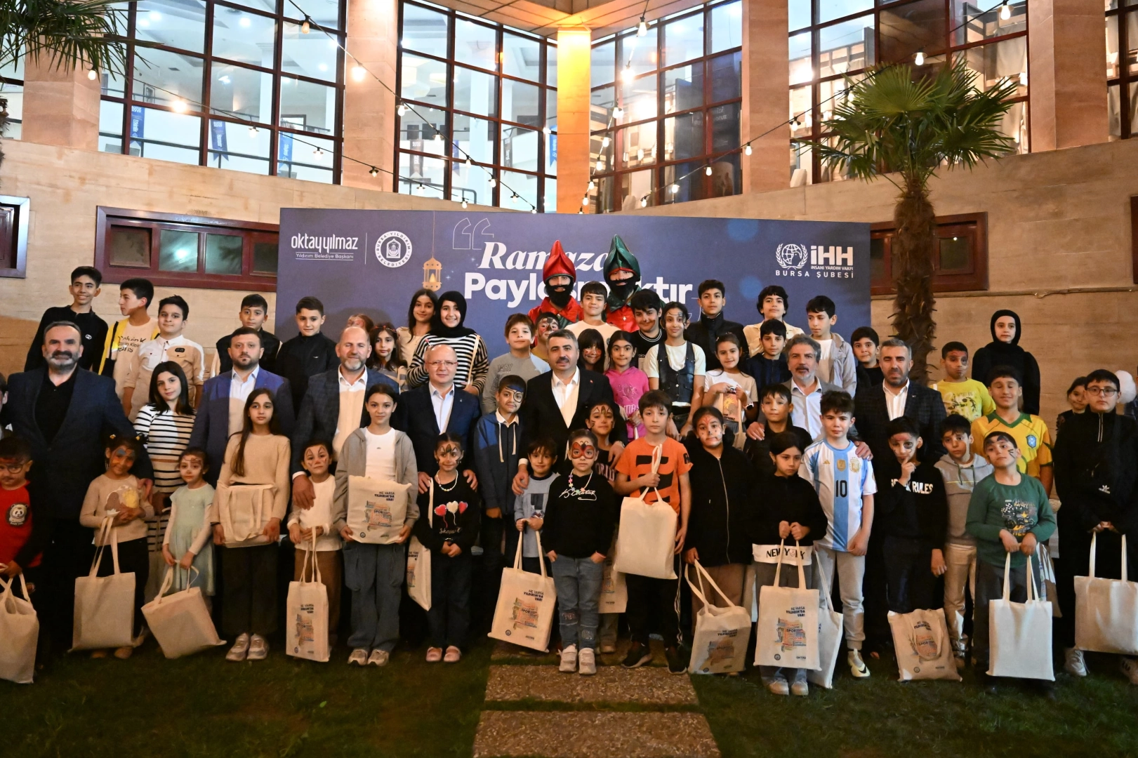 Bursa'da yetimlere Yıldırım'da şefkati 