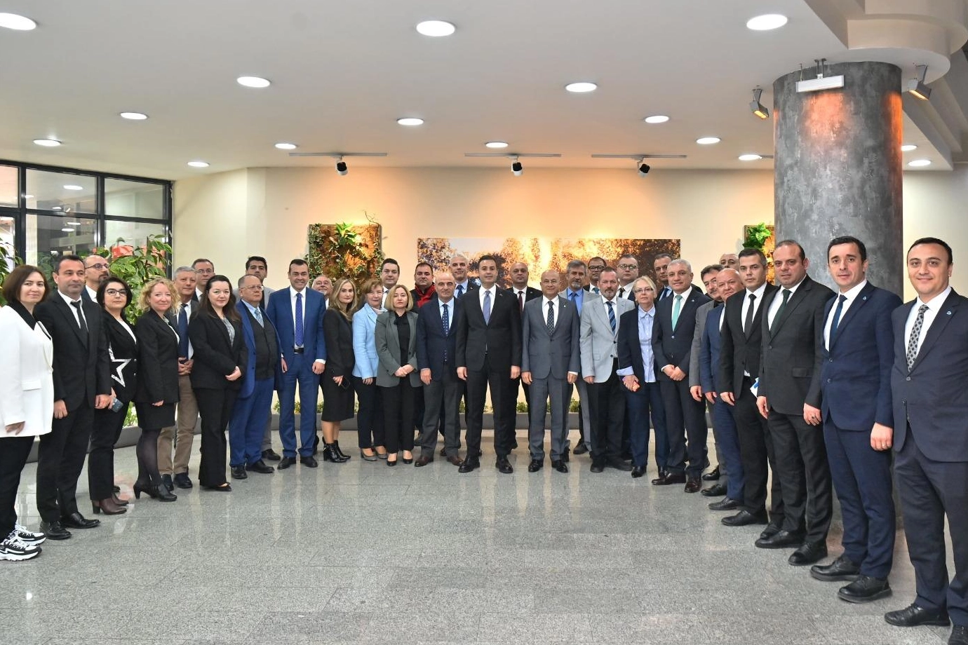 Balıkesir'de Başkan Akın'dan A takımına teşekkür 