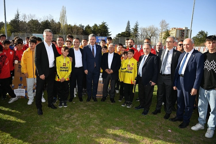 Kayseri Büyükşehir'den amatör spora 3 milyon liralık destek 