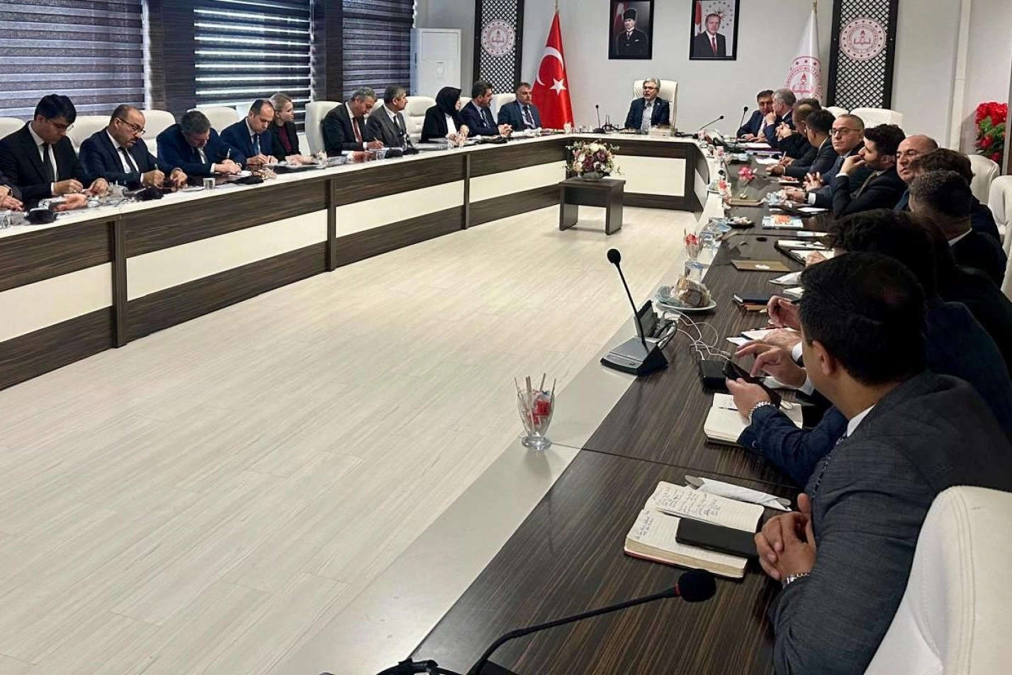 İstanbul depremleri sonrası MEB sahada 