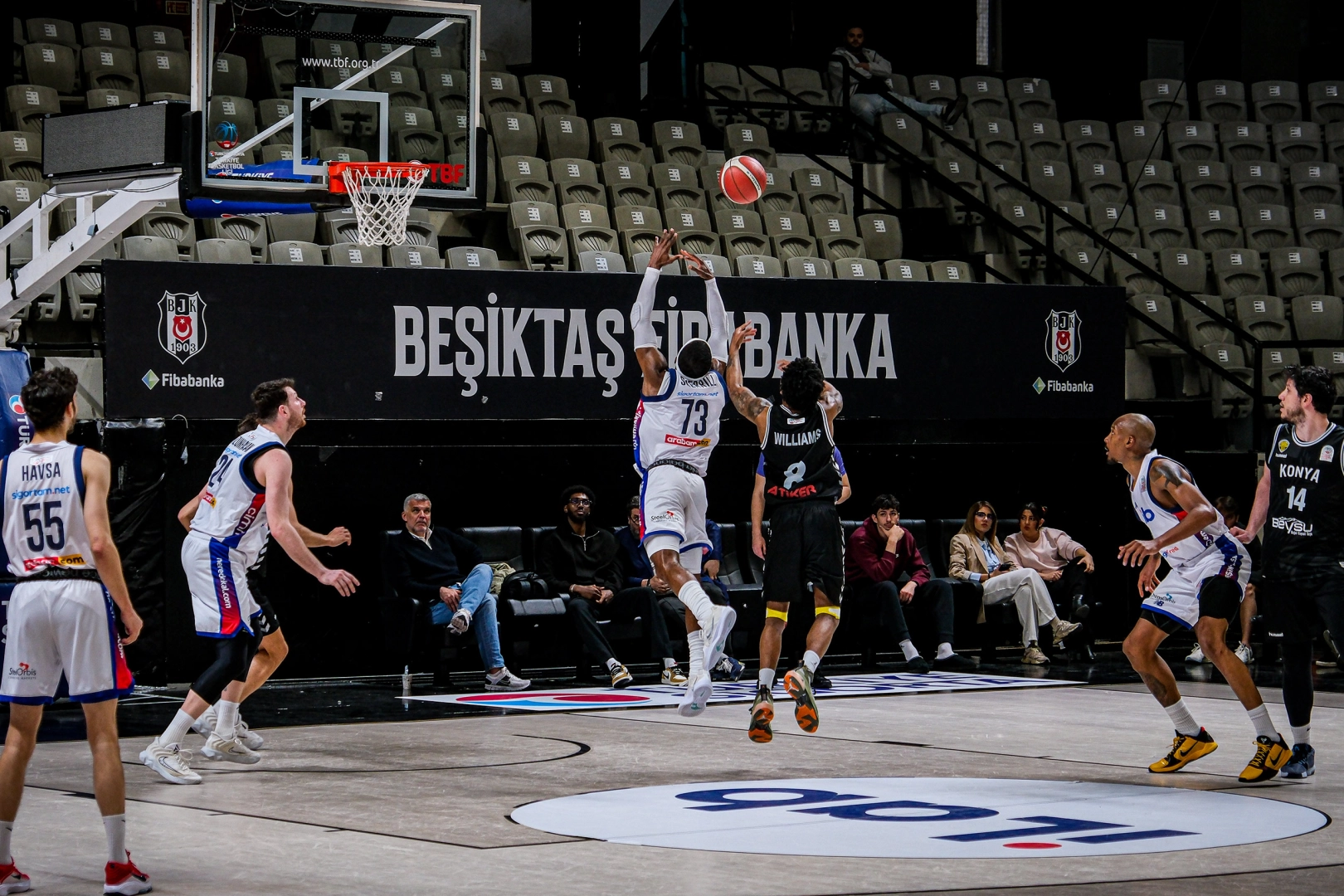 Konya Büyükşehir Belediyespor Play-Off Çeyrek Final Serisinde ilk maçı kazandı 