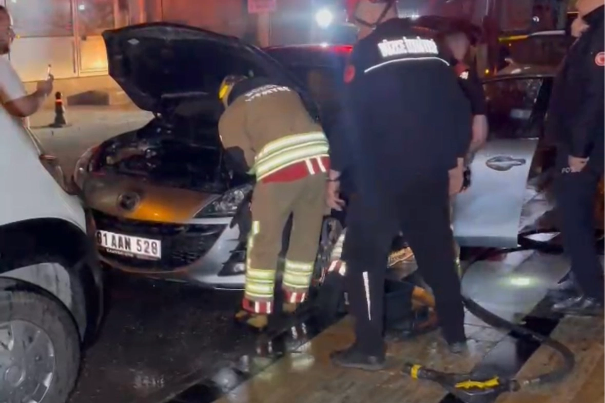 Düzce’de maskeli bir kişi otomobili kundakladı 