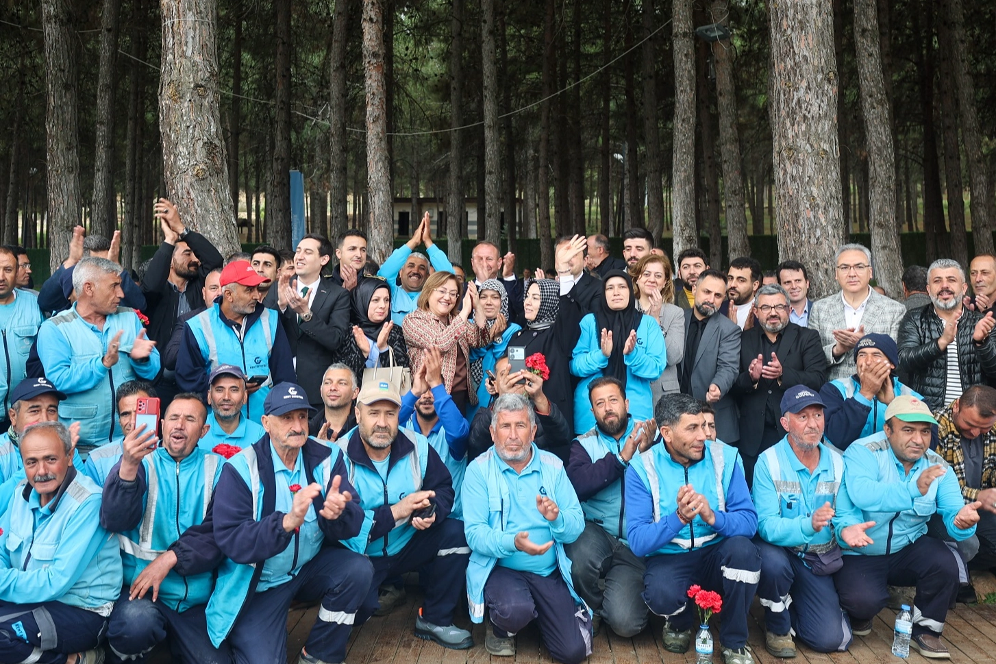 Başkan Şahin belediye çalışanlarıyla bir araya geldi 