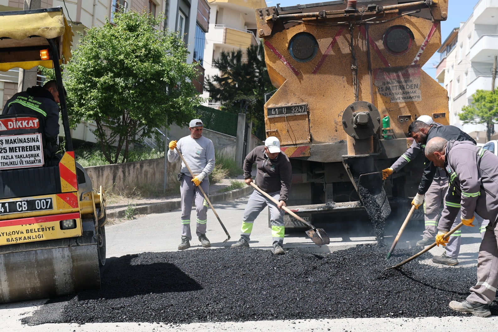 Kocaeli'de ekipler yol konforu için harekette! 