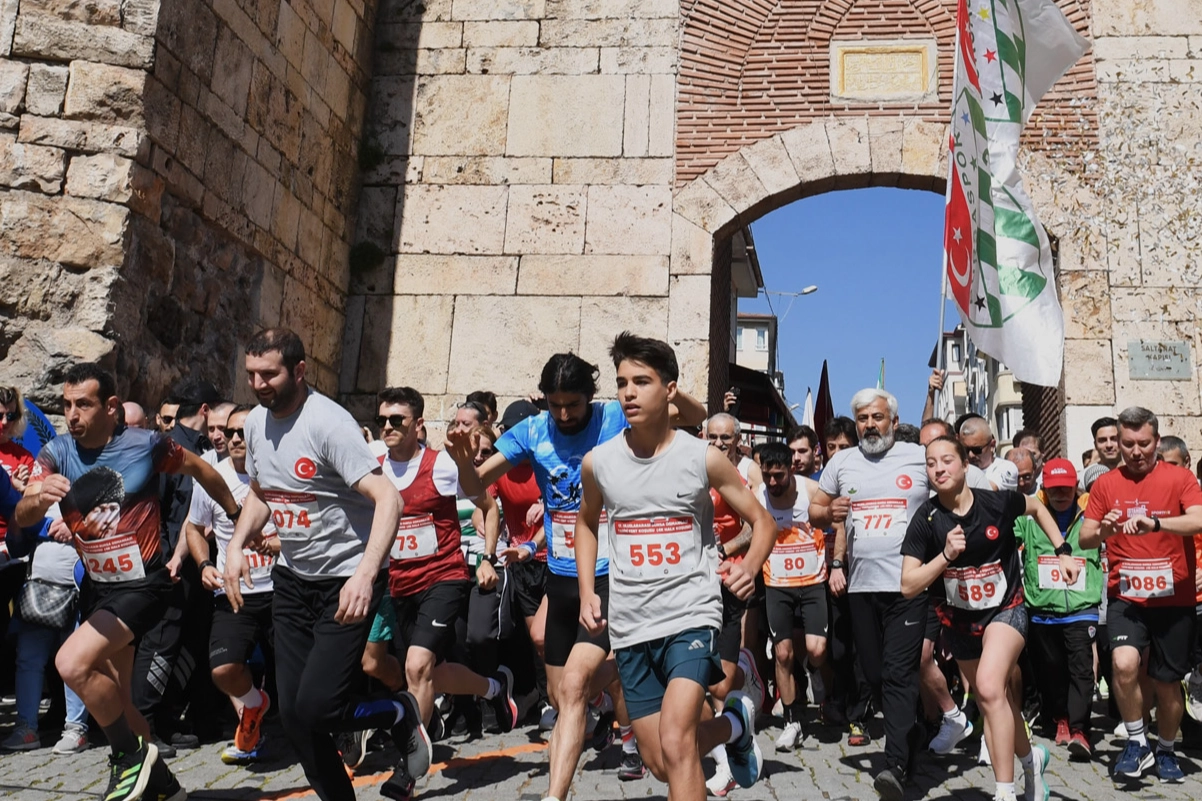 Bursa Osmangazi’de spor ile tarihi buluşturan koşu 