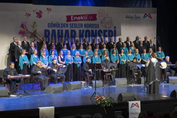 Mersin'de gönülden sesler korosundan ‘Bahar’ ziyafeti 