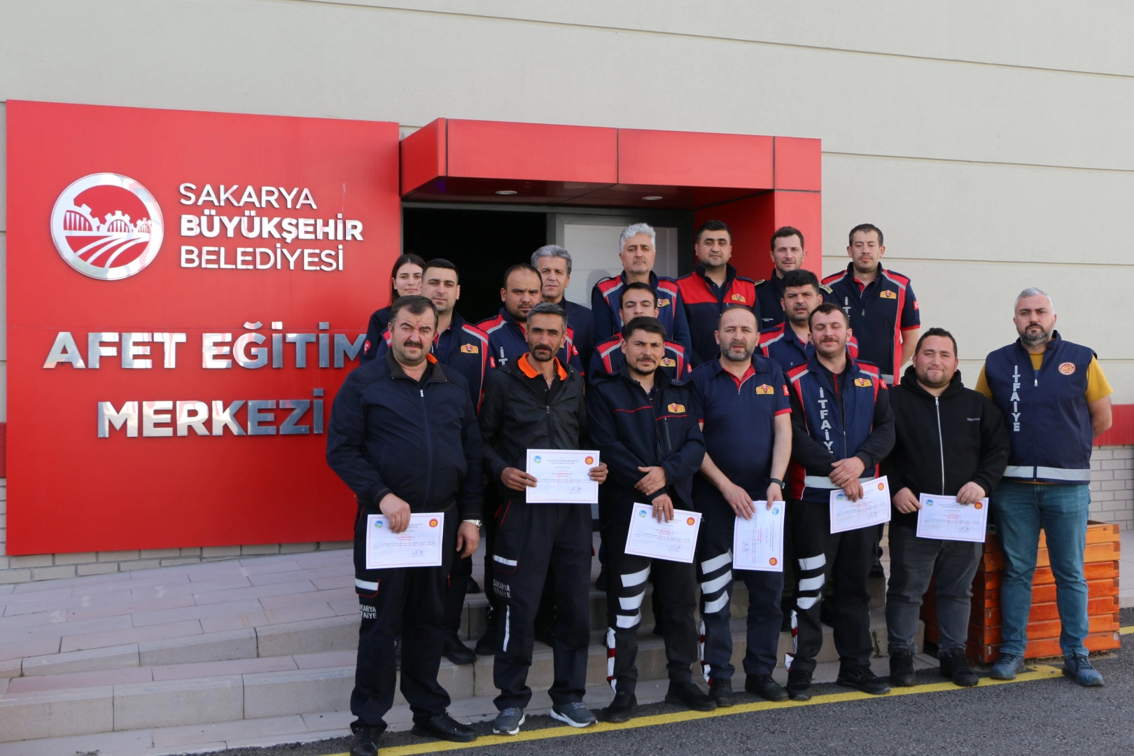 Sakarya İtfaiyesi eğitimlerle rol şehir oluyor 