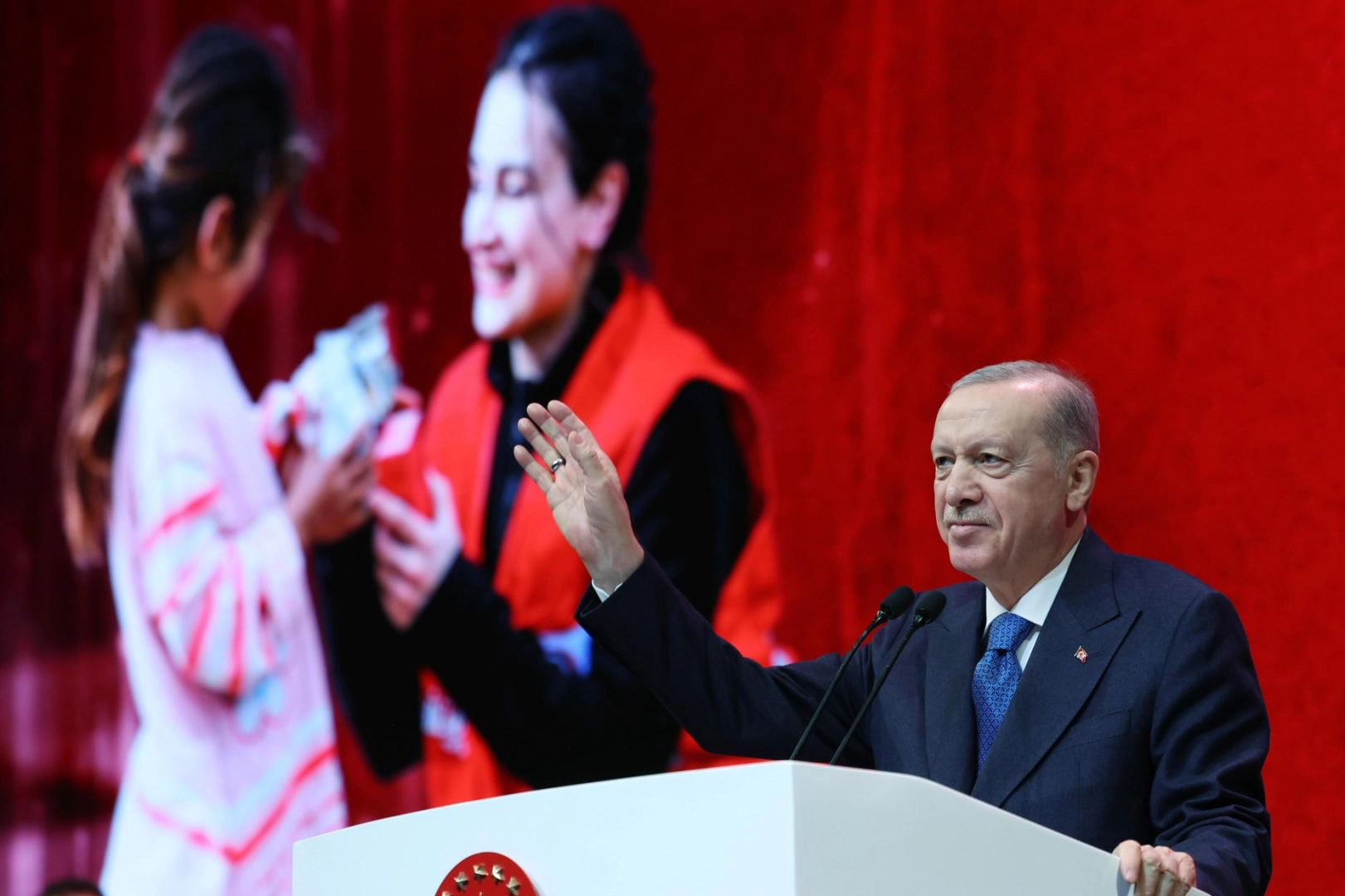 Cumhurbaşkanı Erdoğan’dan Kızılay’a övgü 