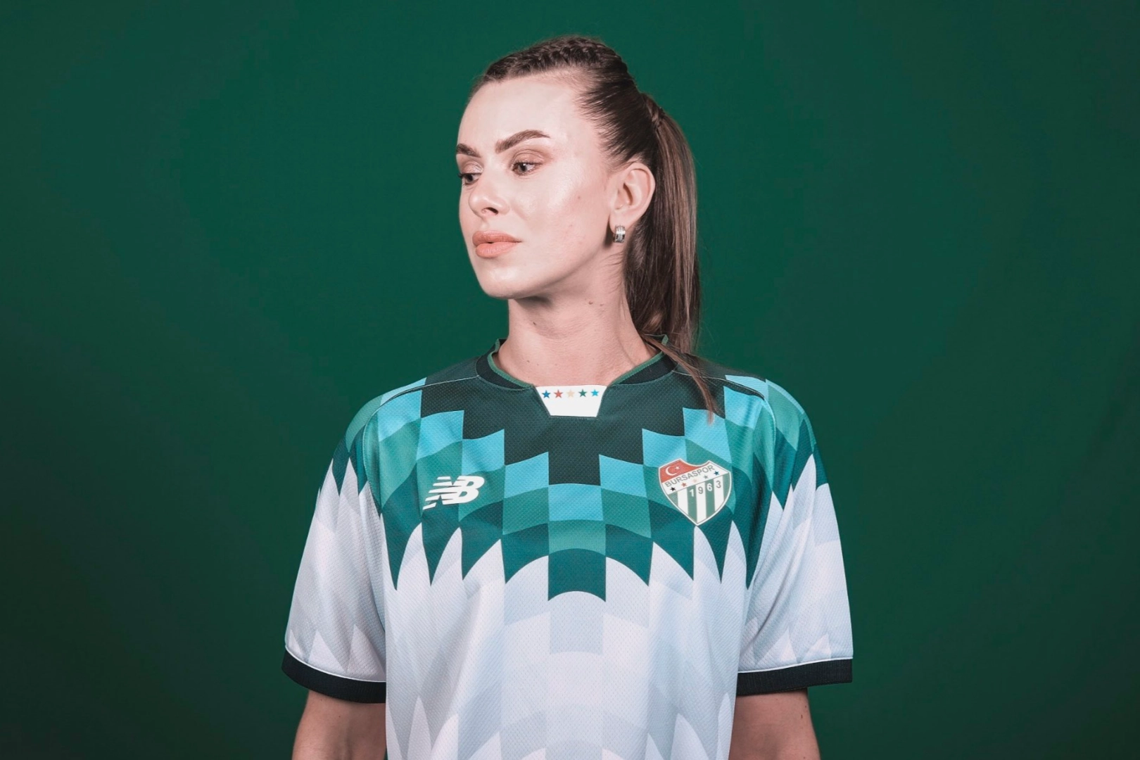 Bursaspor’un yeni sezon taraftar formaları ilgi görüyor 