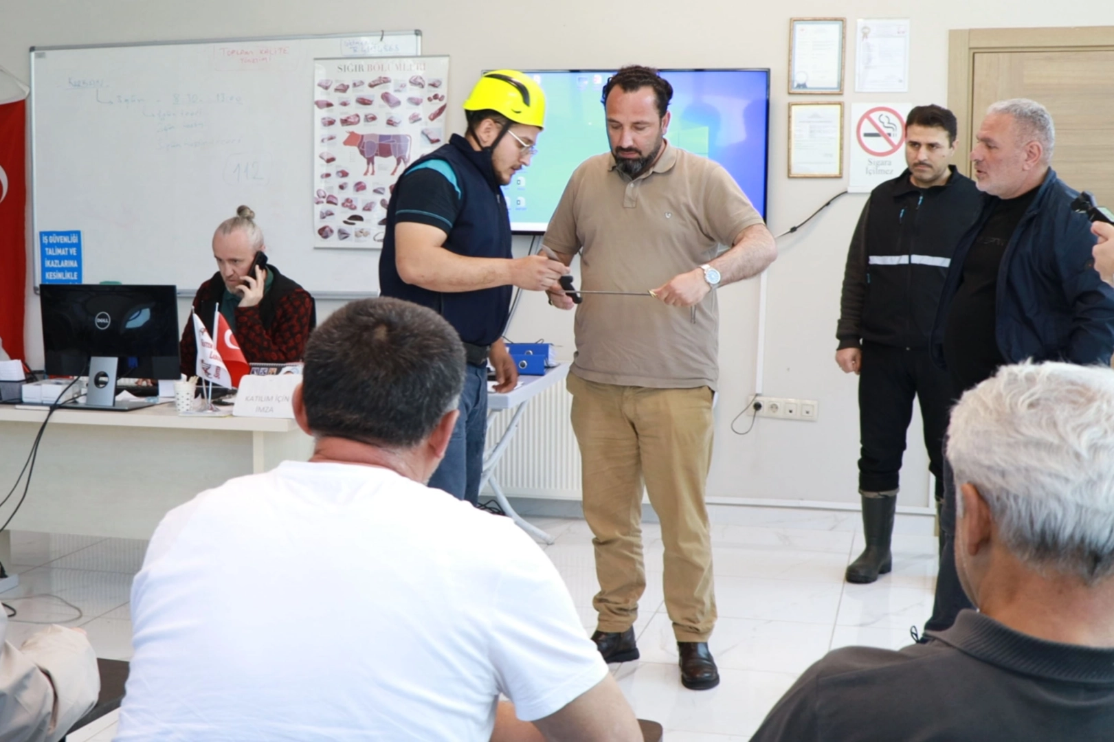 Kocaeli Büyükşehir'den kurban kesim elemanı kursu 