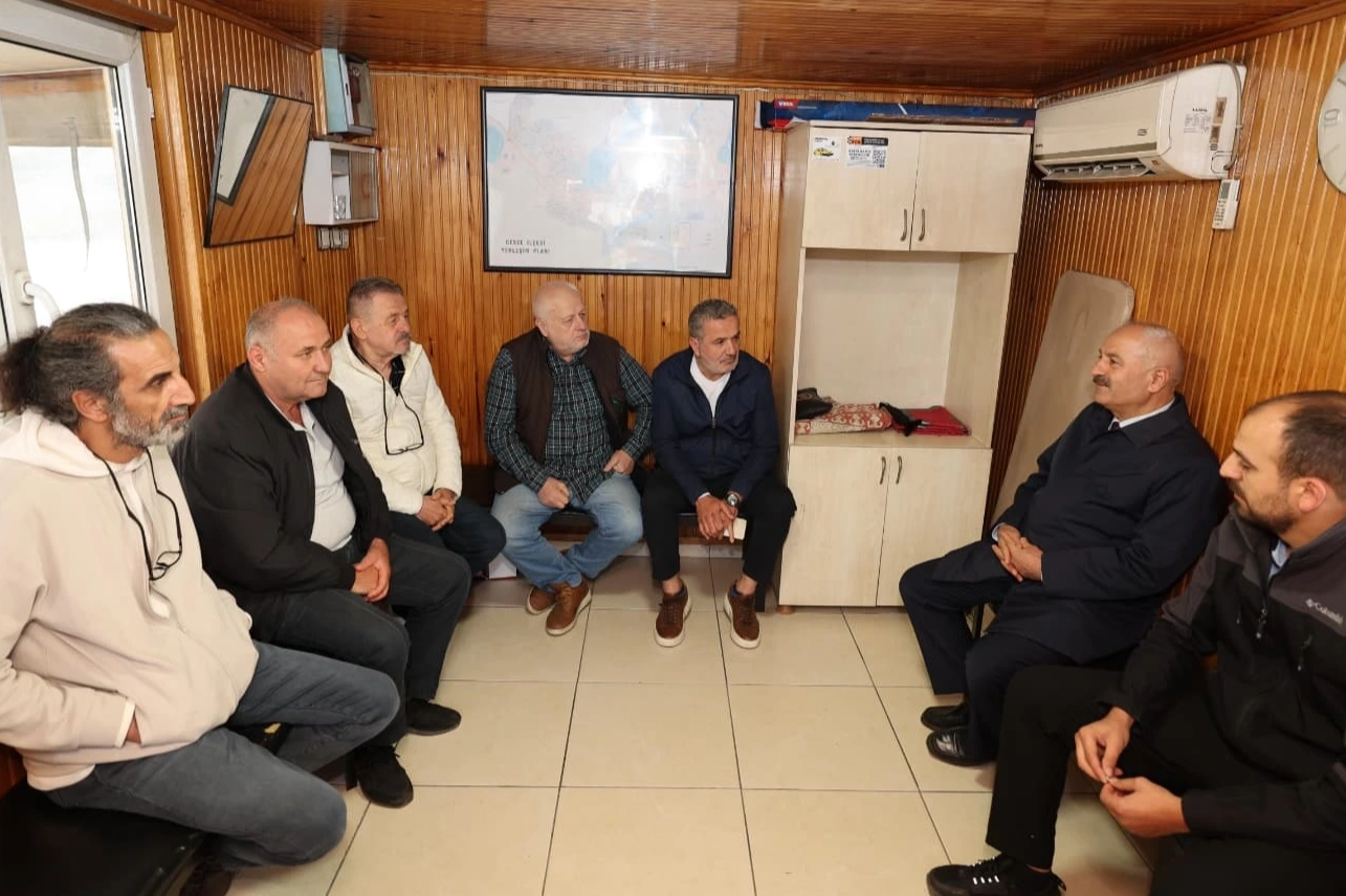 Gebze'de Başkan Büyükgöz yeni haftaya taksicilerle başladı 