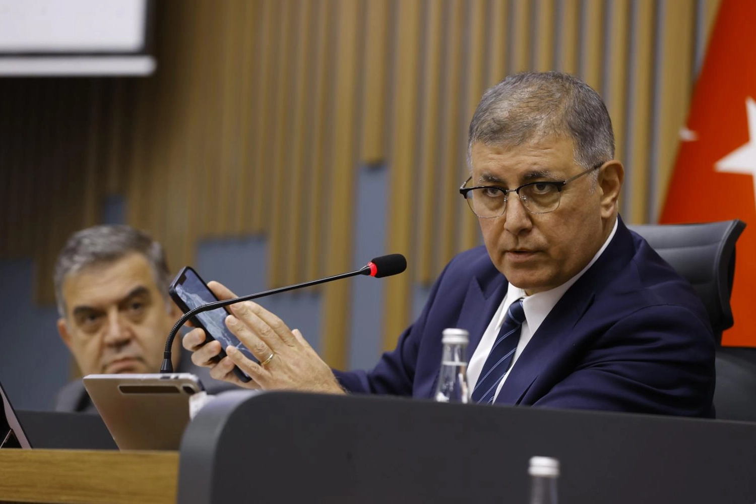 Başkan Tugay: Yetkiyi merkeze toplamak tarihi hata! 