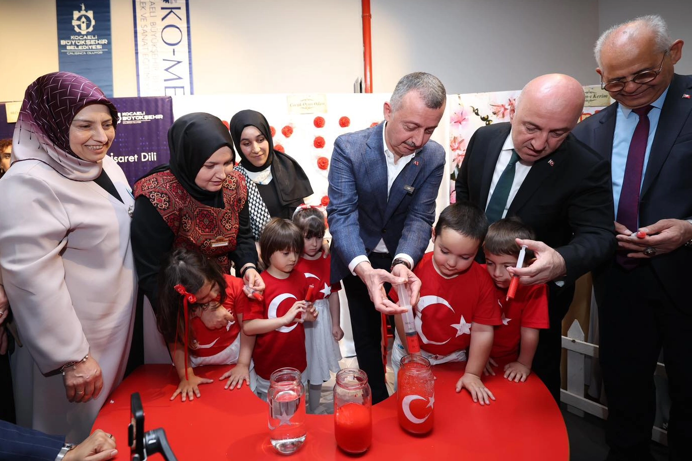 Kocaeli'de KO-MEK'in eserleri göz kamaştırdı 