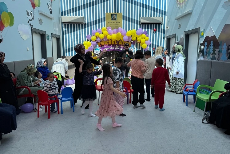 Kayseri Büyükşehir'den özel çocuklara özel kutlama 