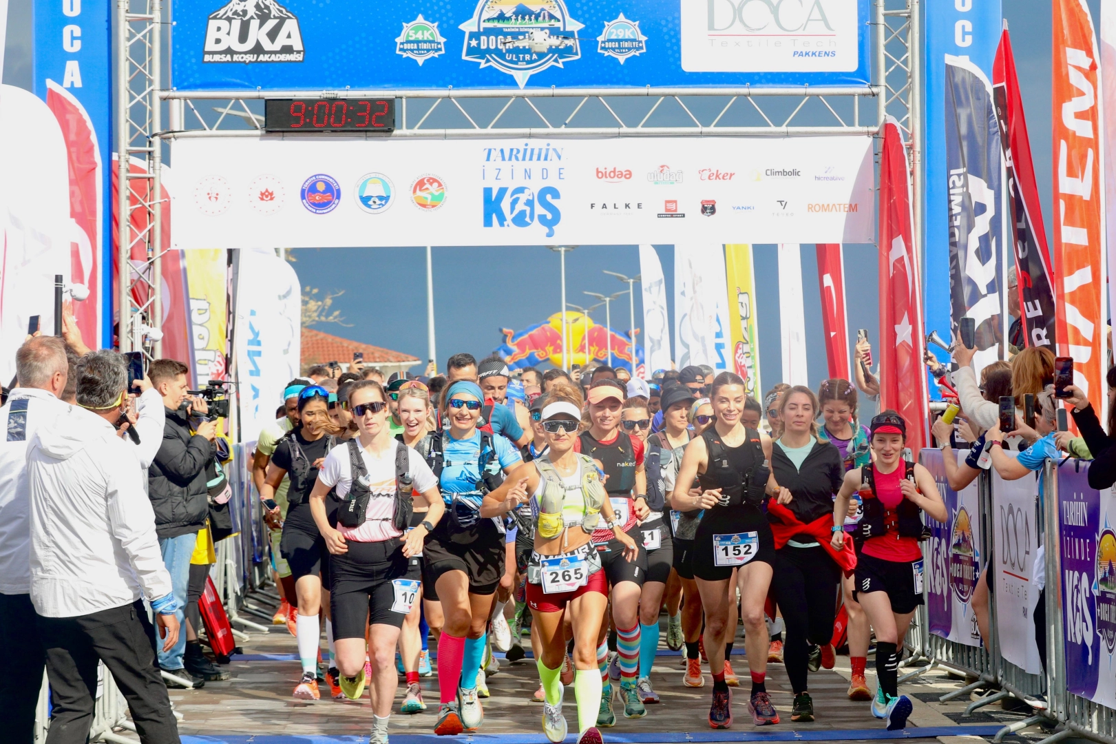 Mudanya'da 19 Mayıs'a özel koşu... 367 sporcu doğa ve tarihin izinde koştu 