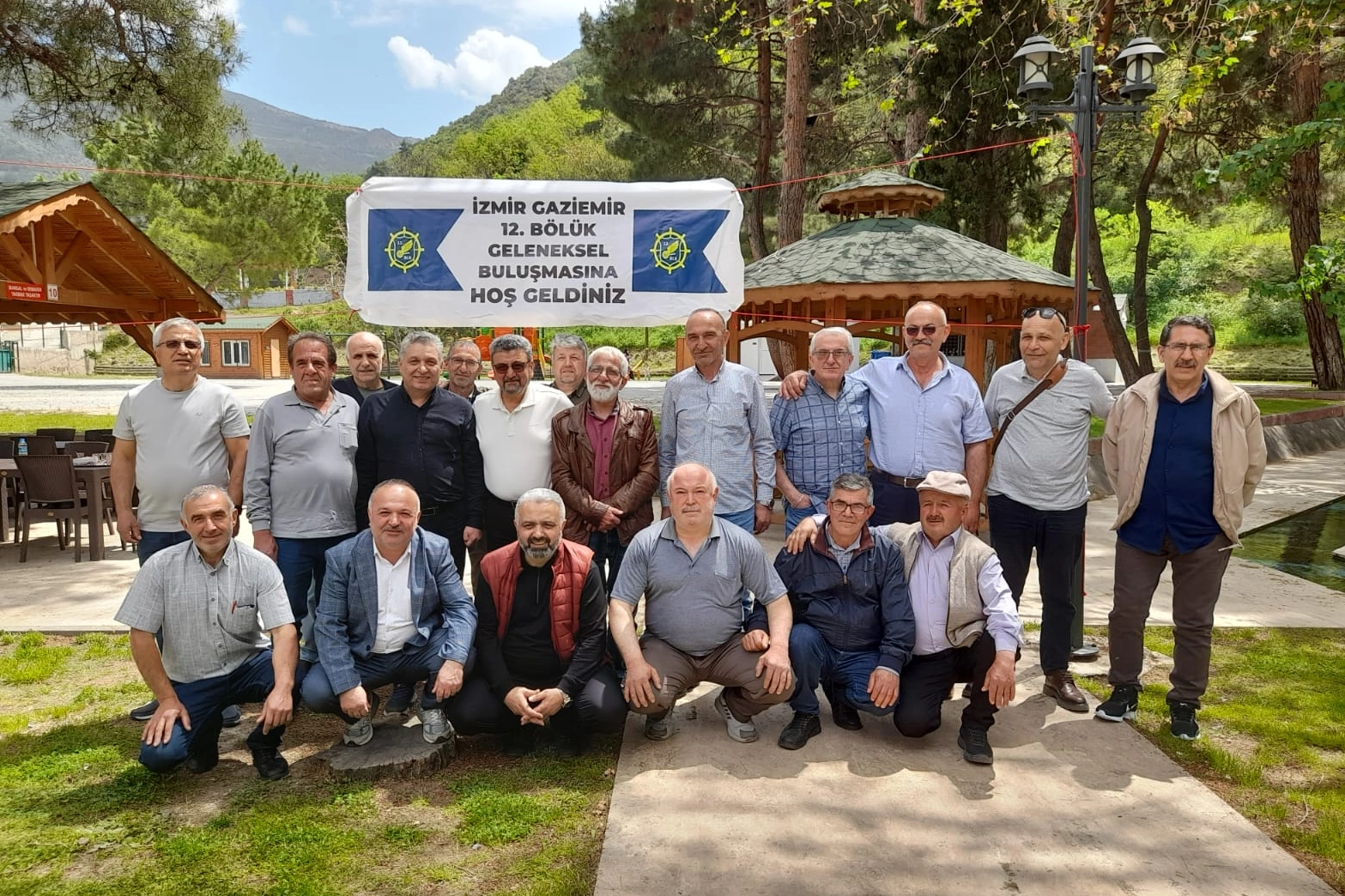 Asker arkadaşlarından yıllar sonra duygusal içtima 