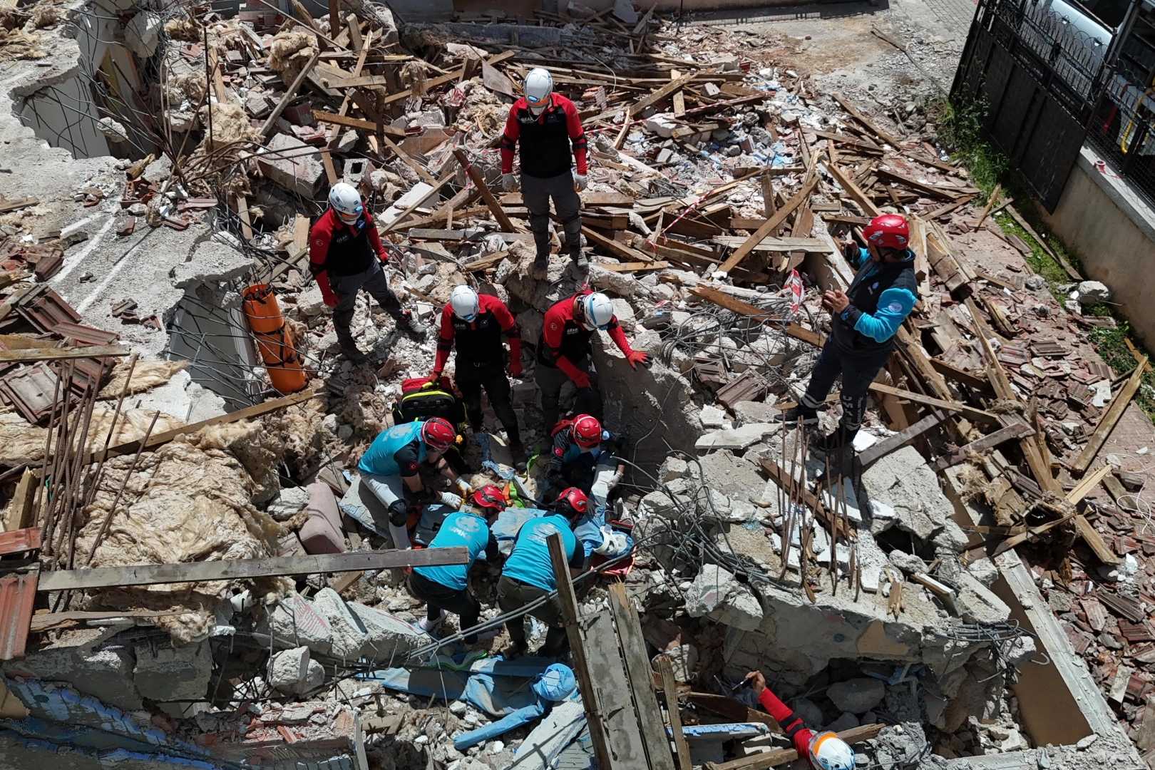 Kocaeli'deki deprem tatbikatı gerçeği aratmadı 