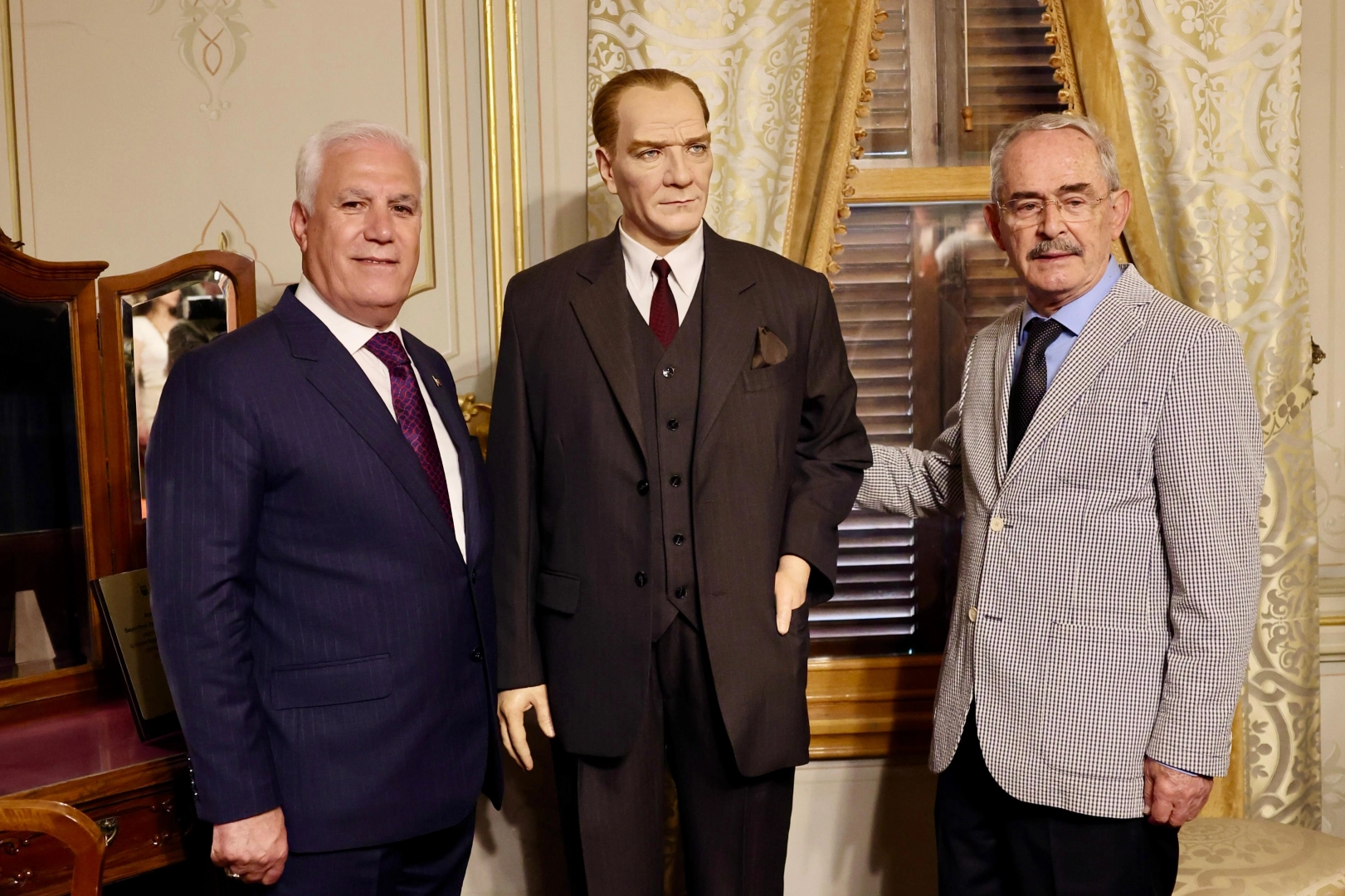 Atatürk’ün balmumu heykeli, Bursa Hünkâr Köşkü’nde 
